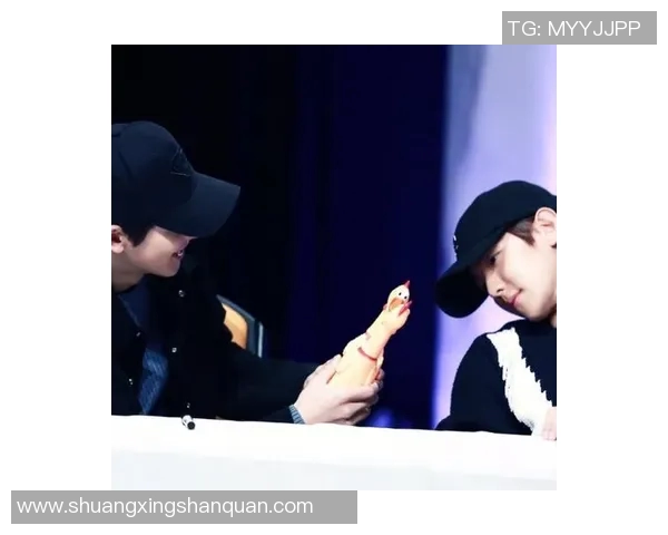 灿烈与足球明星同框合影展现激情与友谊的精彩瞬间