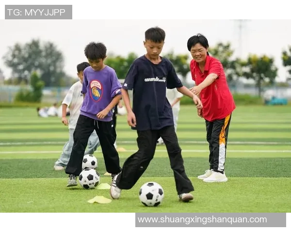 退役足球明星齐聚卡塔尔重燃绿茵梦想共襄盛举 退役足球明星齐聚卡塔尔重燃绿茵梦想共襄盛举